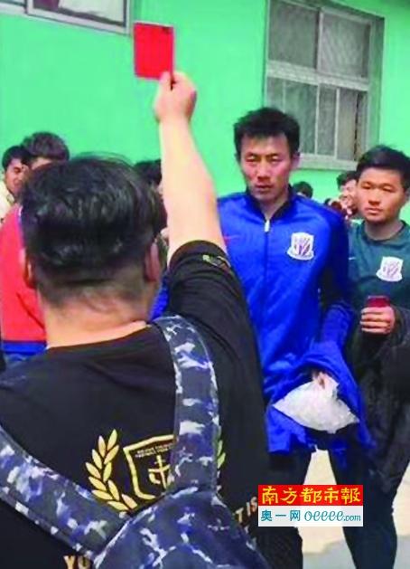 他同时鼓励观众们要敢于尝试以获取人生体验，;二十岁的时候是否成功并不是最重要的，应该享受过程